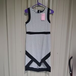Brand New Women's Black & White Striped Sleeveless Midi Dress Size Medium